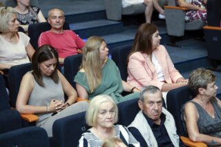 Magia Muzyki to spektakl taneczny, wokalny i instrumentalny przygotowany przez uczestników pracowni nauki gry na skrzypcach i pianinie, nauki śpiewu oraz tańca, prezentujący tegoroczne osiągnięcia uczestników wymienionych pracowni.