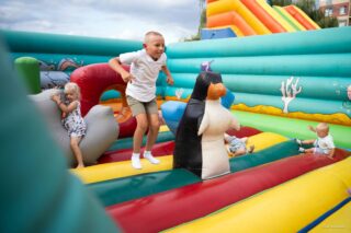 Małolatki są tu. Miły Pan. Piknik Sąsiedzki. 14 lipca 2024