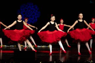 Mikołajkowe baletowe show taneczne. Dom Kultury w Łapach