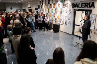 wystawa rysunków uczestników pracowni Trzy Kolory dkLapy.PL