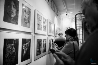 wystawa rysunków uczestników pracowni Trzy Kolory dkLapy.PL