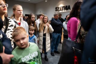 wystawa rysunków uczestników pracowni Trzy Kolory dkLapy.PL